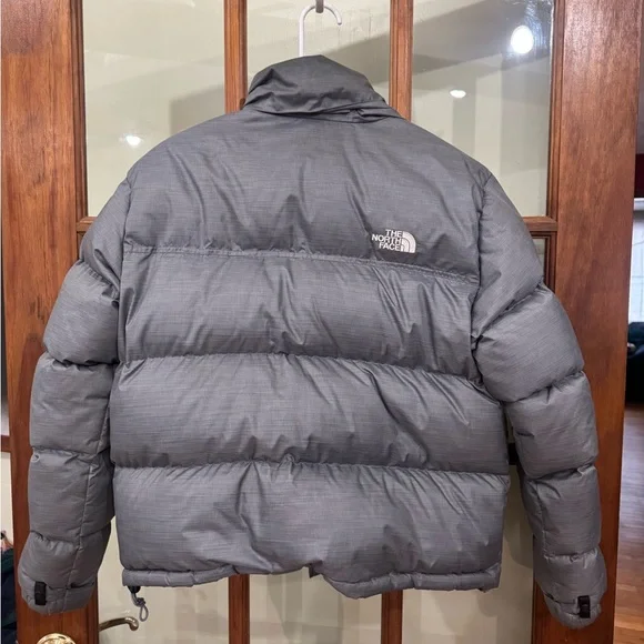The North Face Women's Nuptse Down Jacket Gray Silver 700 Excellent Condition - Picture 2 of 9